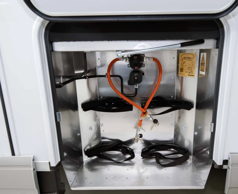 Кемпер Carthago   Chic C - line l 4.9LE  L MB Sprinter , снимка 7 - Каравани и кемпери - 52007634