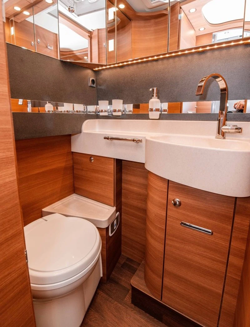  Carthago   Chic C - line l 4.9LE  L MB Sprinter  | Mobile.bg   15