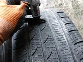 Гуми Зимни 255/35R19, снимка 4