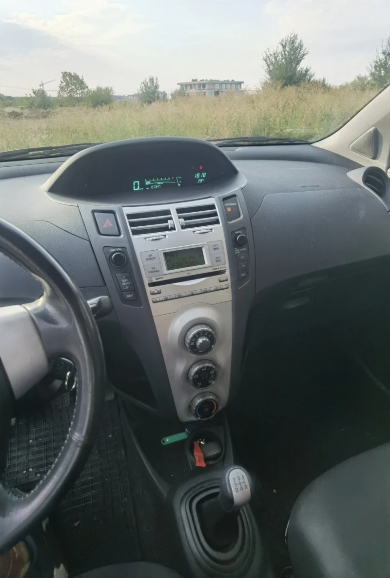 Toyota Yaris, снимка 8 - Автомобили и джипове - 49487242