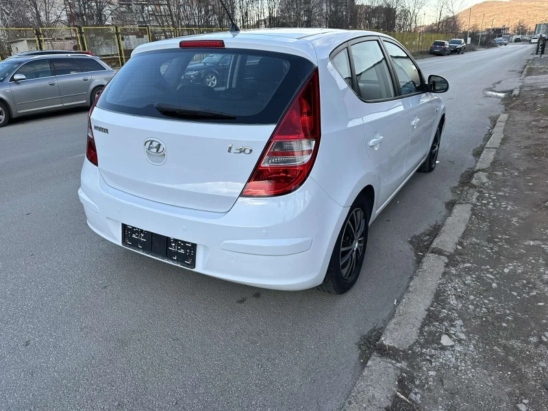 Hyundai I30 1.4 бензин, снимка 6 - Автомобили и джипове - 48916852