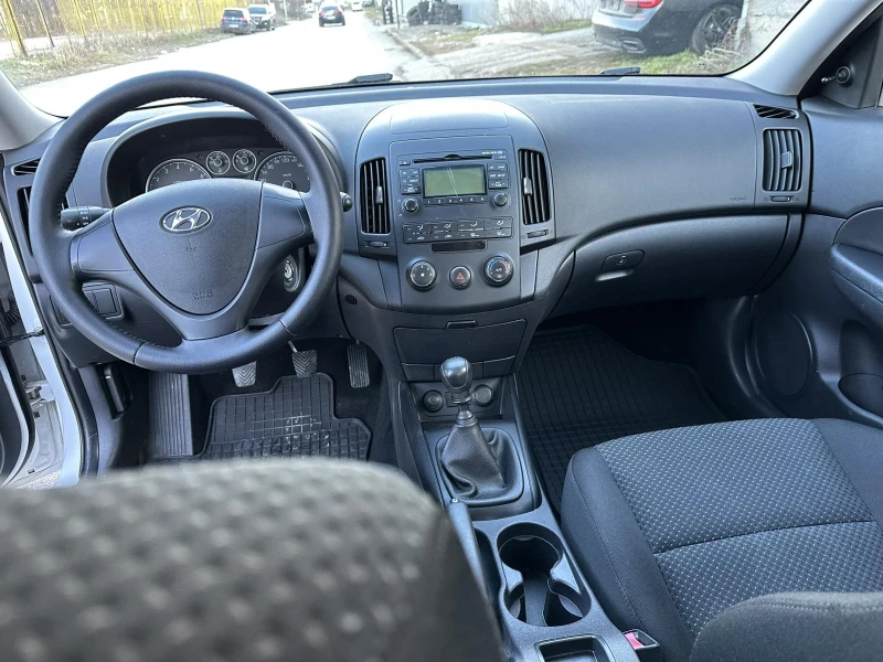 Hyundai I30 1.4 бензин, снимка 9 - Автомобили и джипове - 48916852