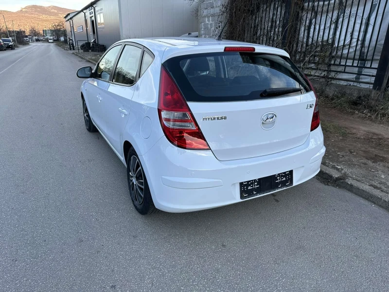 Hyundai I30 1.4 бензин, снимка 5 - Автомобили и джипове - 48916852