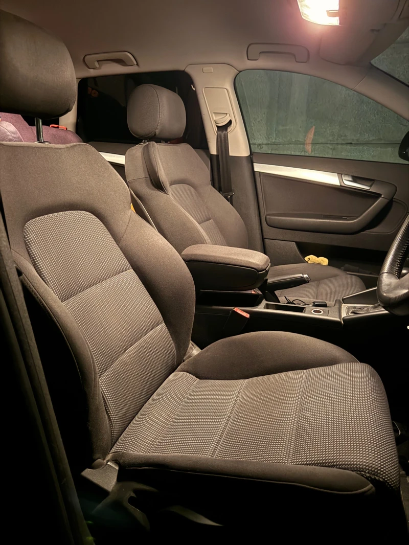 Audi A3 Sportback 2010 1.6 TDI   7 DSG   FULL EXTRAS  , снимка 7 - Автомобили и джипове - 52368776