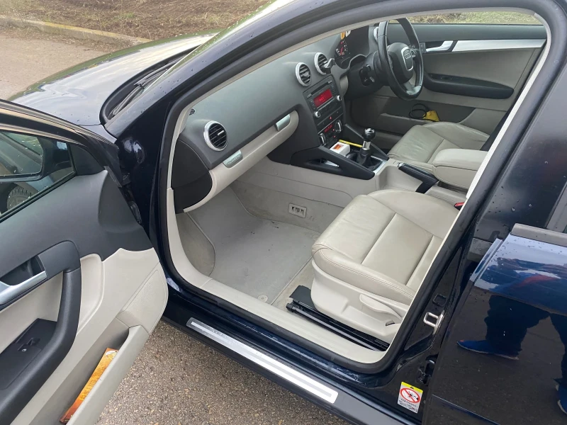 Audi A3 Sportback , снимка 6 - Автомобили и джипове - 52924563