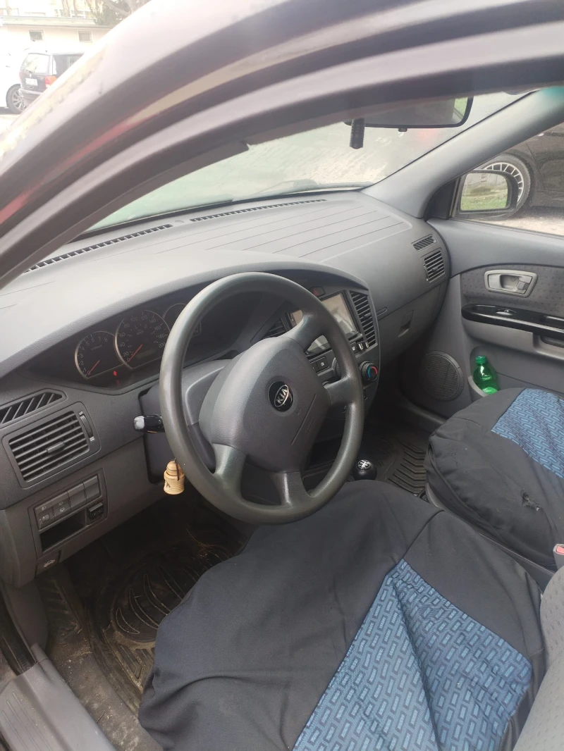 Kia Carens, снимка 5 - Автомобили и джипове - 52967154