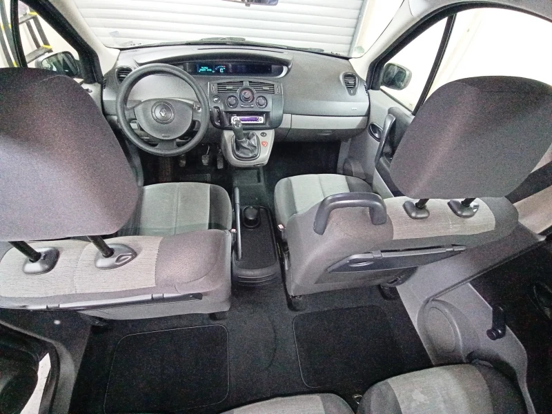 Renault Scenic, снимка 9 - Автомобили и джипове - 53140344