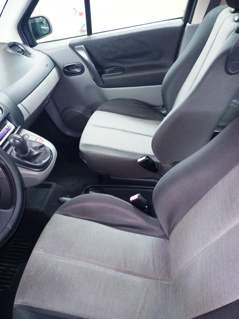 Renault Scenic, снимка 12 - Автомобили и джипове - 53140344