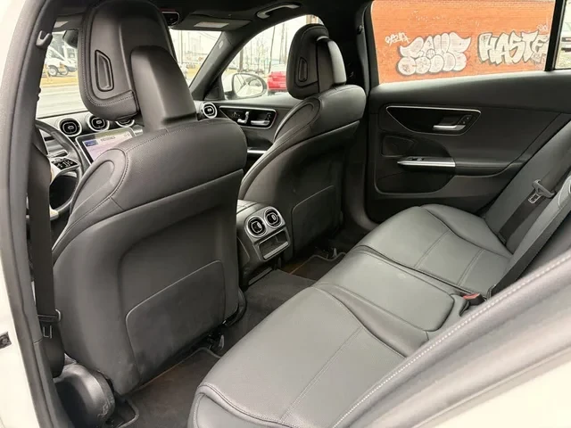 Mercedes-Benz C 300 4MATIC* КОЖА* ПОДГРЕВ* ПАНОРАМА, снимка 15 - Автомобили и джипове - 54594595