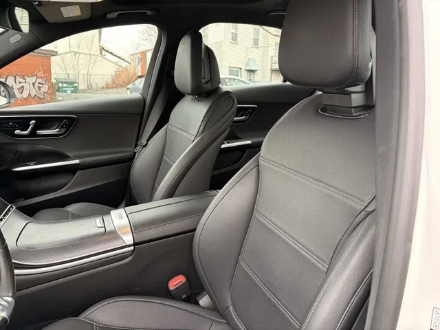 Mercedes-Benz C 300 4MATIC* КОЖА* ПОДГРЕВ* ПАНОРАМА, снимка 12 - Автомобили и джипове - 54594595