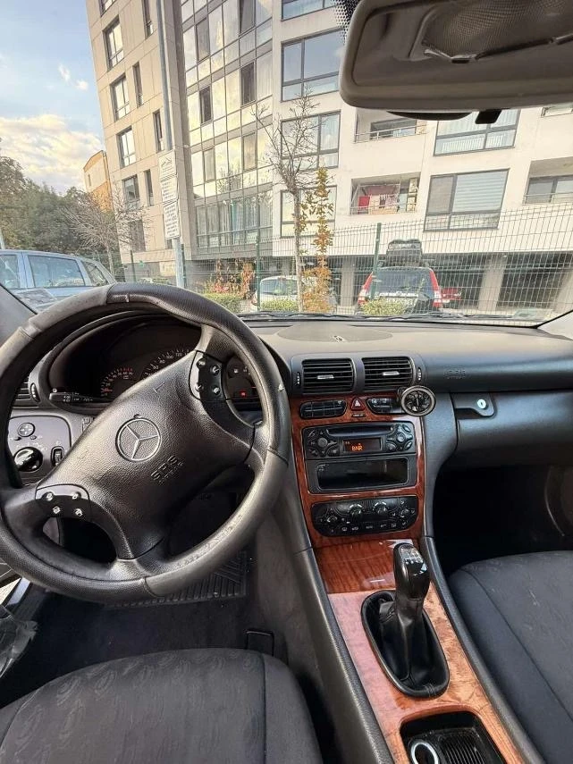 Mercedes-Benz C 180 Kompressor, снимка 6 - Автомобили и джипове - 56198437