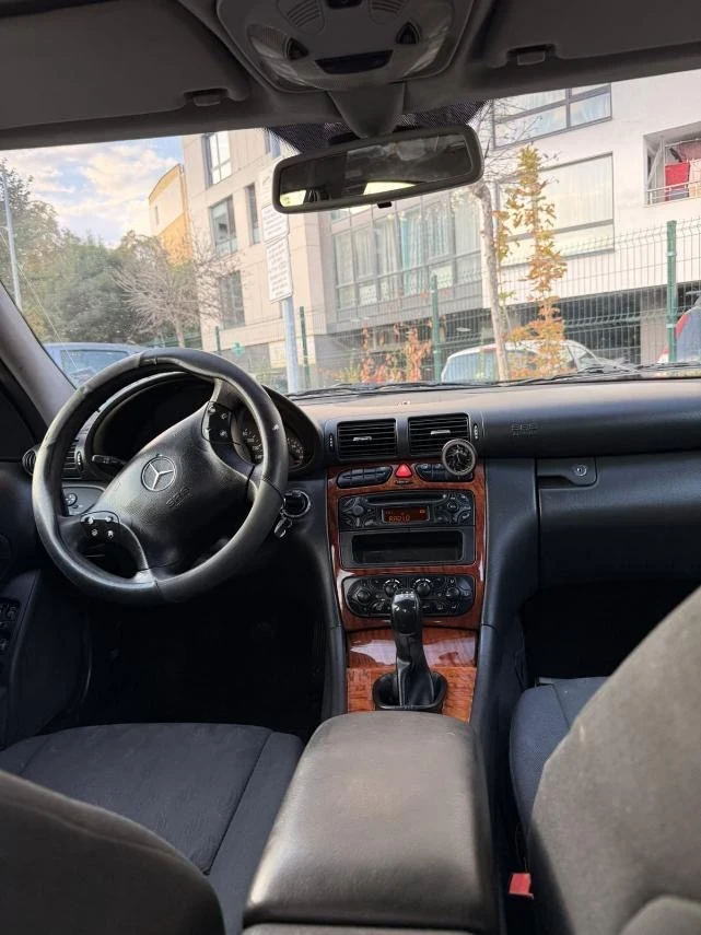 Mercedes-Benz C 180 Kompressor, снимка 7 - Автомобили и джипове - 56198437