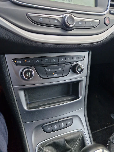 Opel Astra 1.6 CDTI   К, снимка 8 - Автомобили и джипове - 56433424