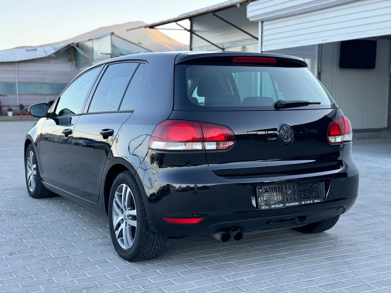 VW Golf 2.0TDI 140hp AUTOMATIC  - изображение 4