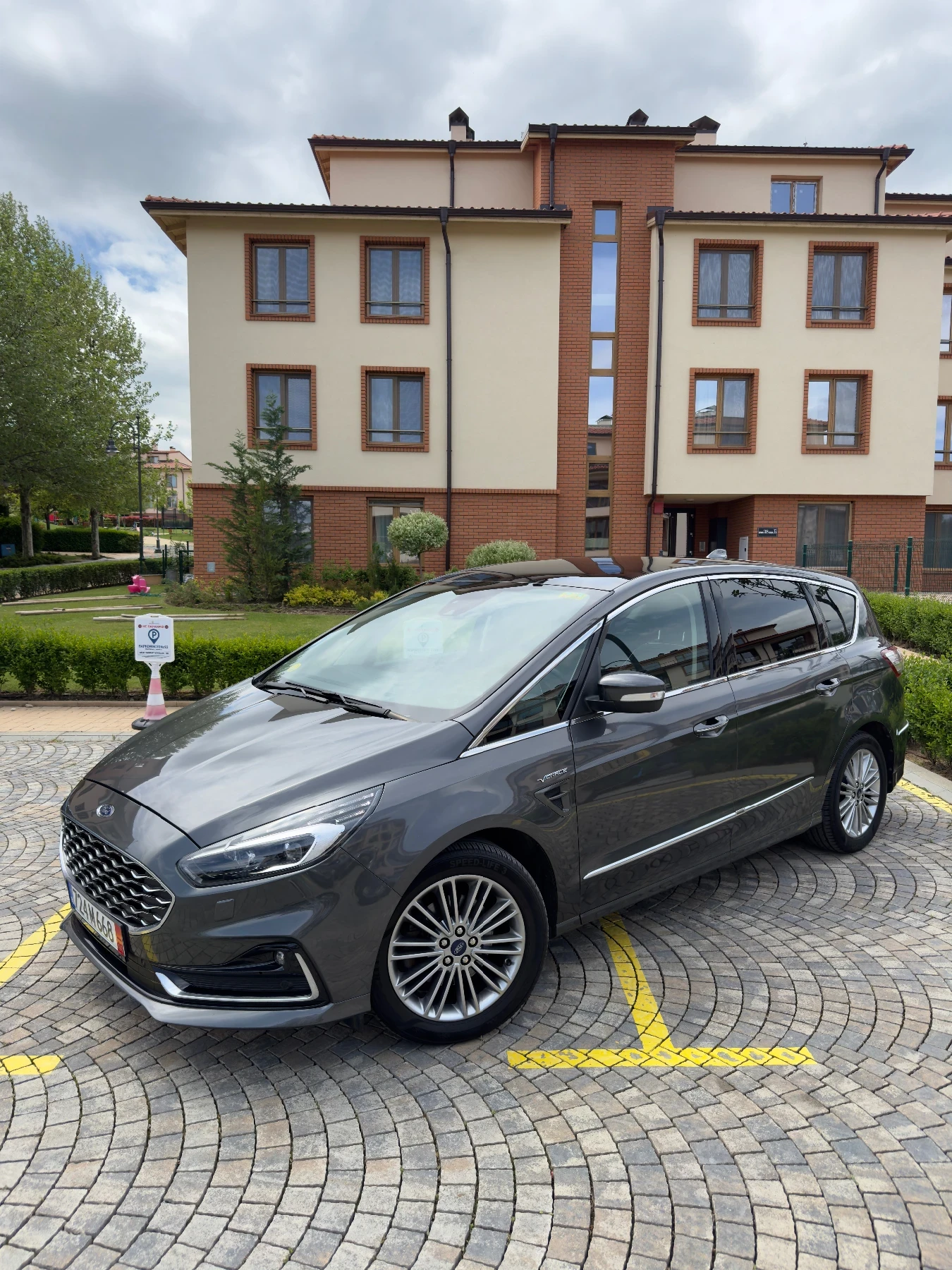 Ford S-Max Сервизна история / Vignale / ПАНОРАМА - изображение 2
