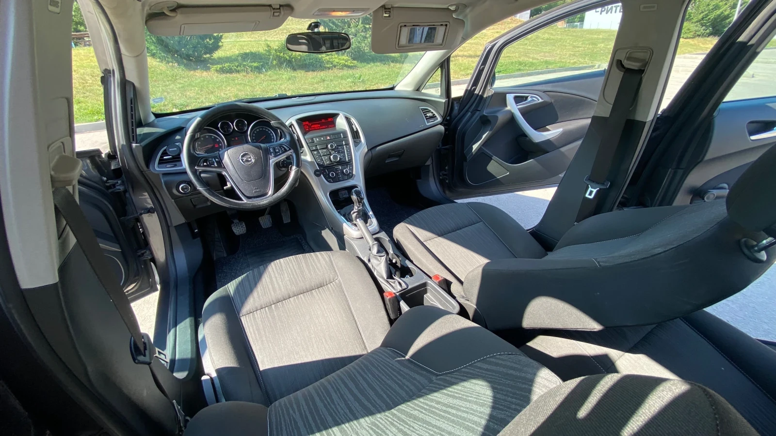 Opel Astra 1.4 Turbo - изображение 8