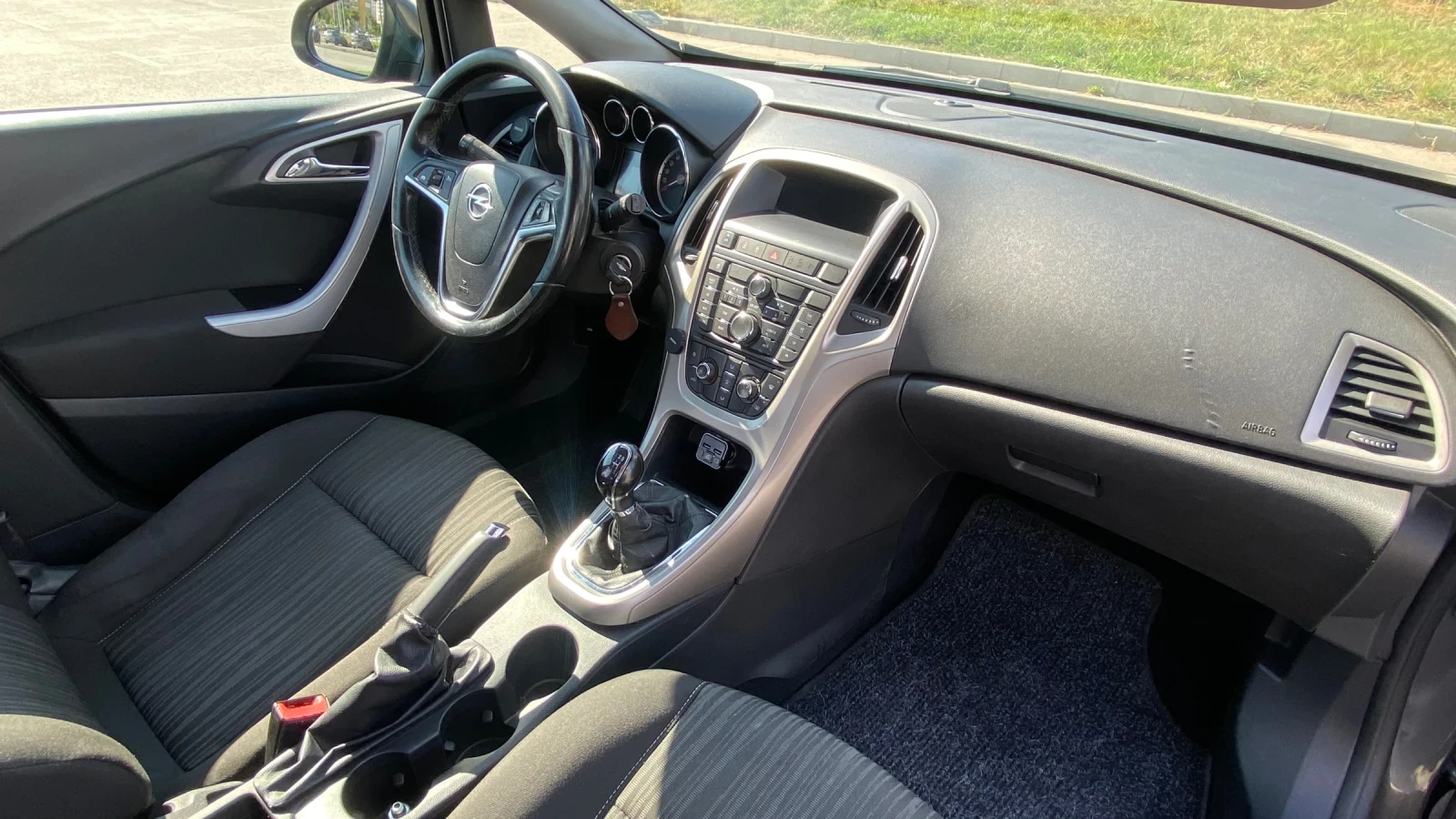 Opel Astra 1.4 Turbo - изображение 10