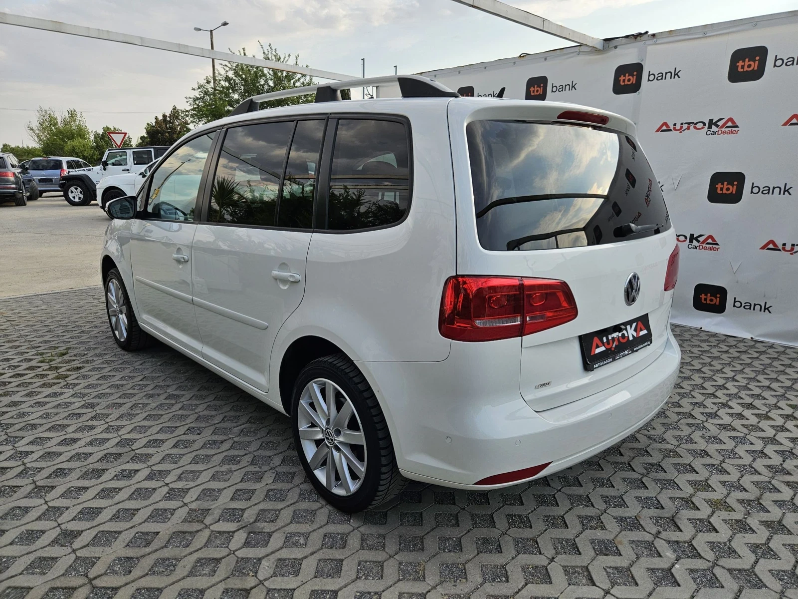 VW Touran 2.0TDI-140кс= АВТОМАТ= LED= NAVI= КАМЕРА - изображение 5