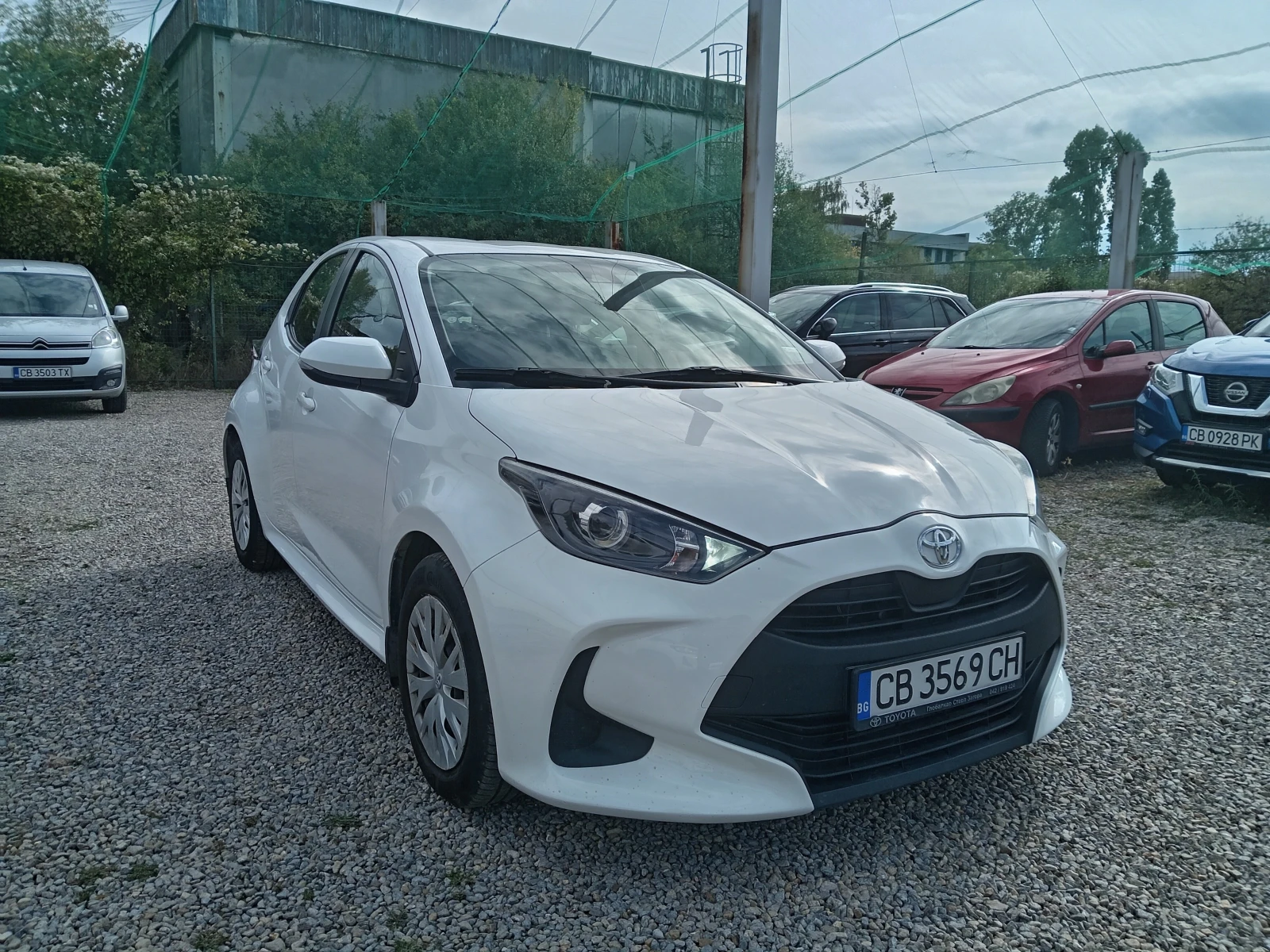Toyota Yaris 1.5i Гаранционна - изображение 2