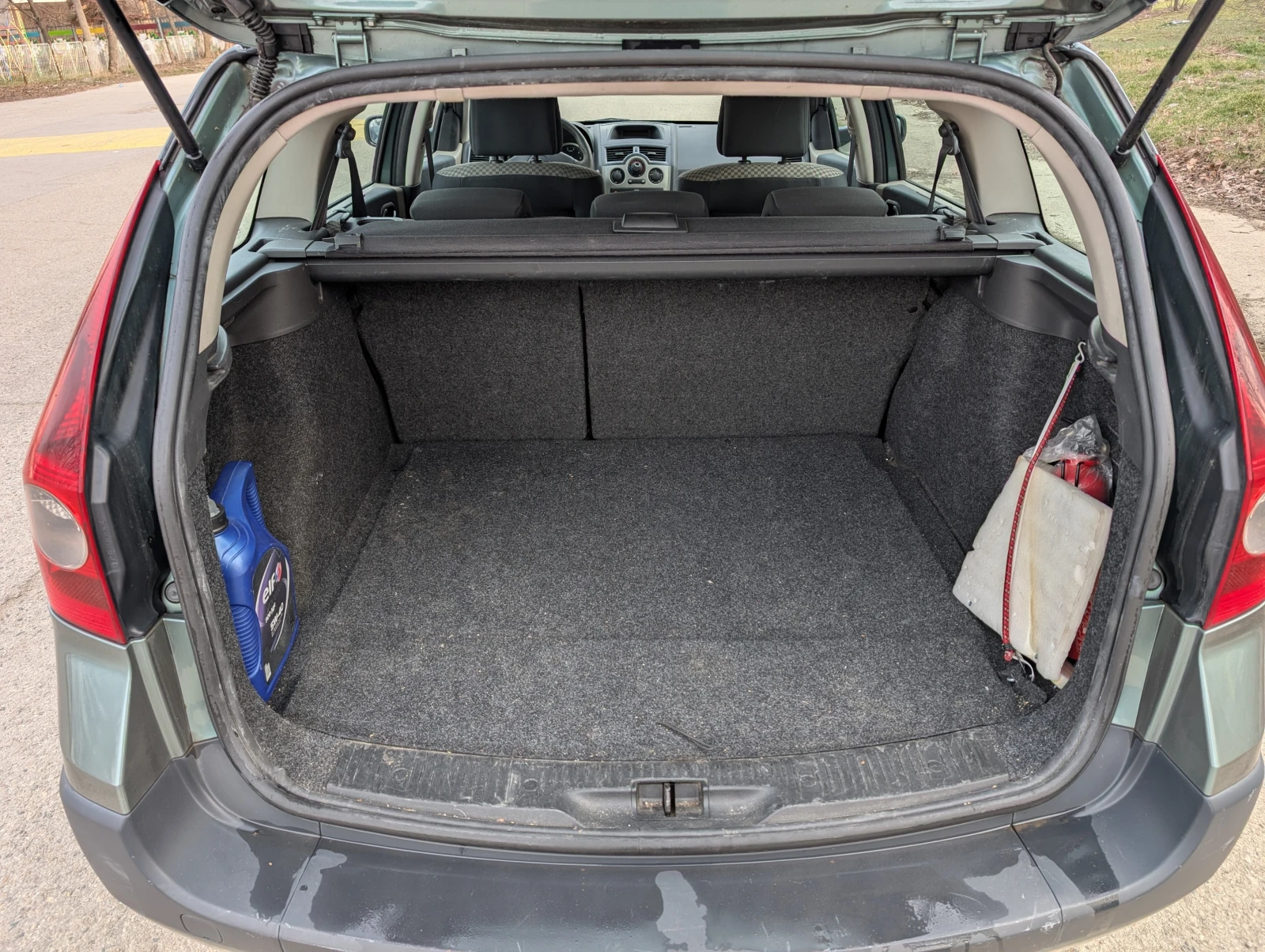 Renault Megane Grandtour, снимка 4 - Автомобили и джипове - 53706781