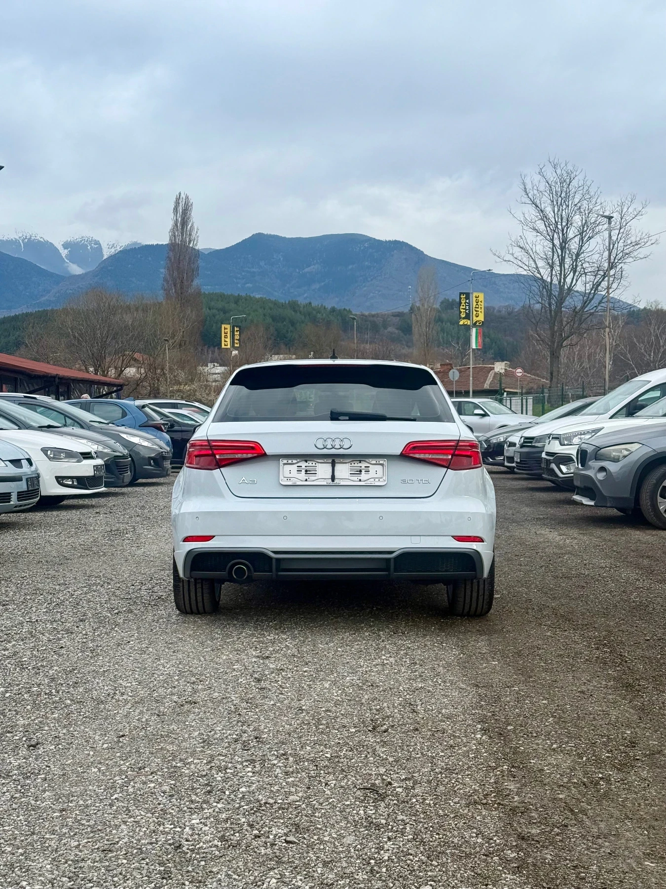 Audi A3 Digital Display, S-Line, LED Lights, Автомат, снимка 5 - Автомобили и джипове - 53967785