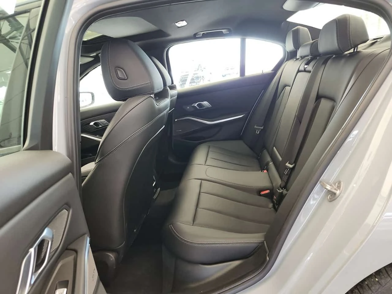 BMW 330 I XDRIVE М-пакет* HARMAN/KARDON* PANORAMA* , снимка 12 - Автомобили и джипове - 54183794