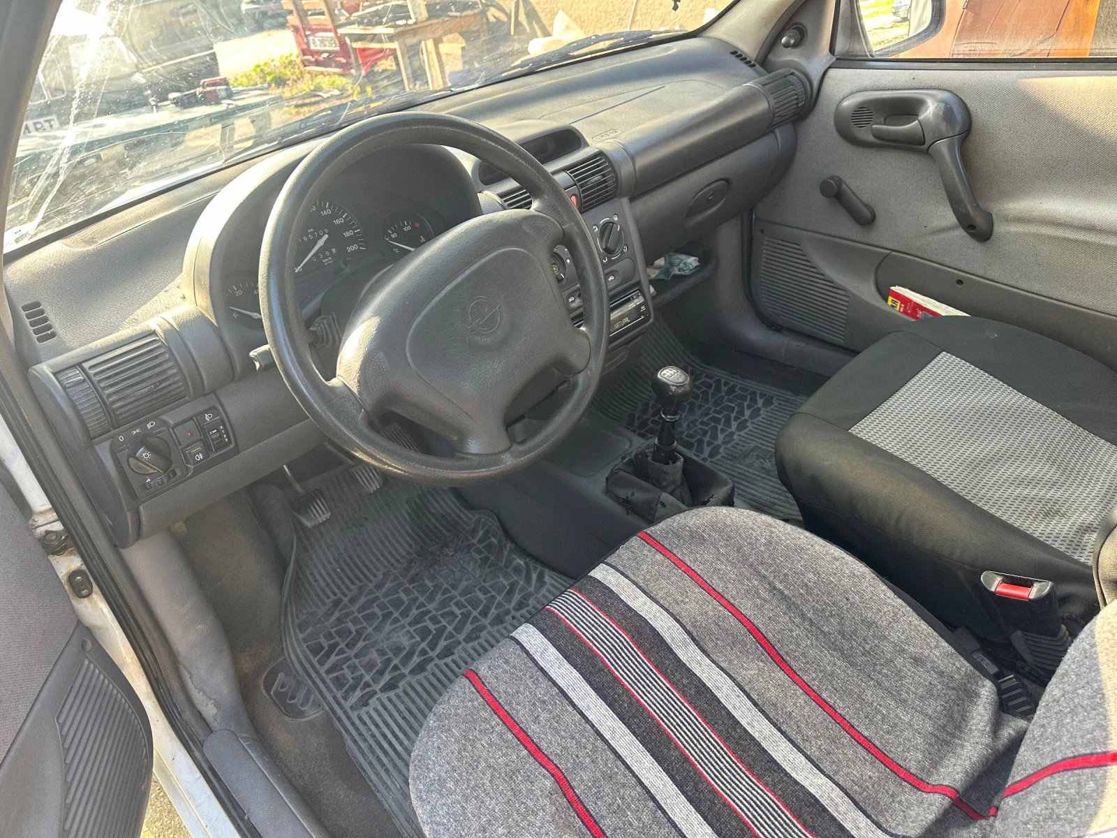 Opel Corsa 1.2 ГАЗ, снимка 10 - Автомобили и джипове - 54313885