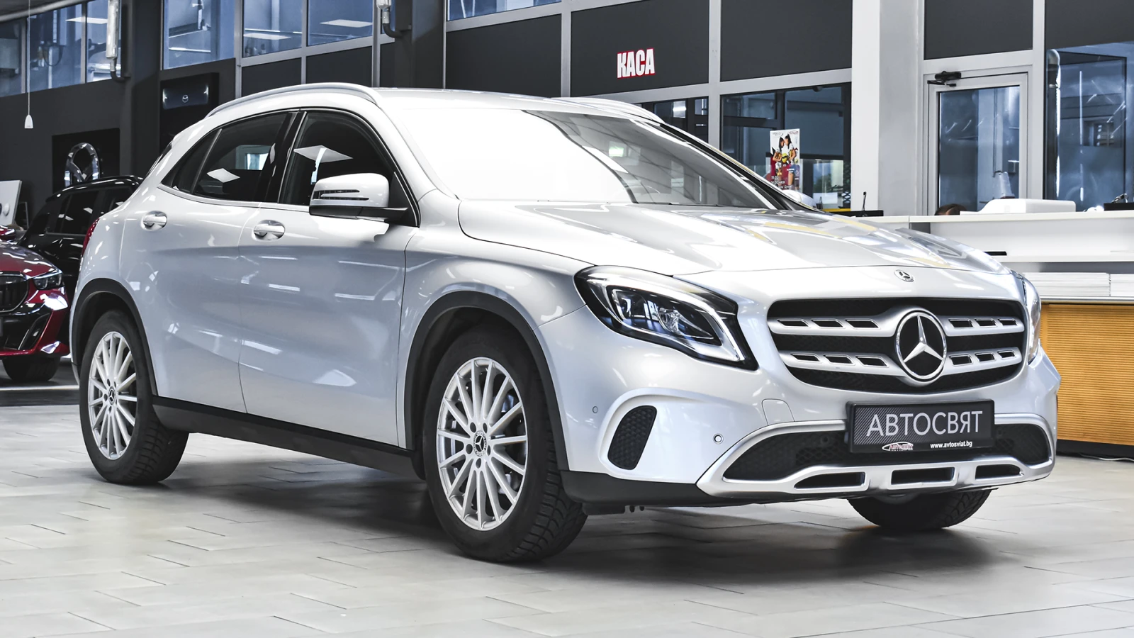 Mercedes-Benz GLA 180 Progressive, снимка 5 - Автомобили и джипове - 54450201