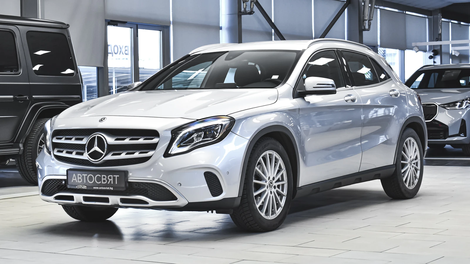 Mercedes-Benz GLA 180 Progressive, снимка 4 - Автомобили и джипове - 54450201