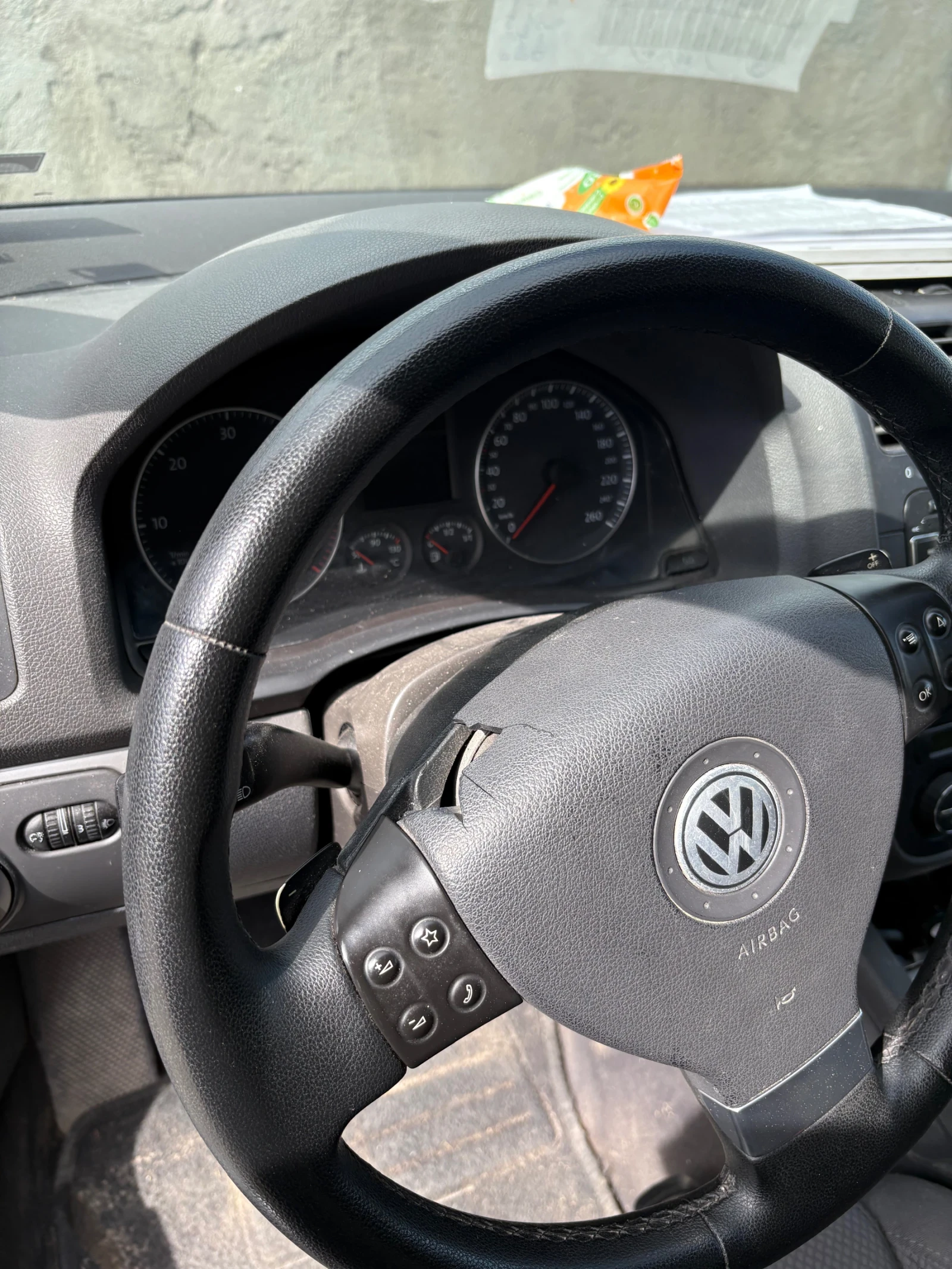 VW Golf 2.0 TDI, снимка 6 - Автомобили и джипове - 54459344