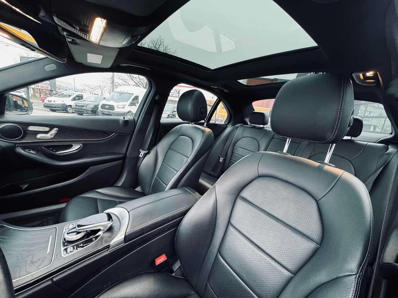 Mercedes-Benz C 300 CARFAX, снимка 10 - Автомобили и джипове - 54550828