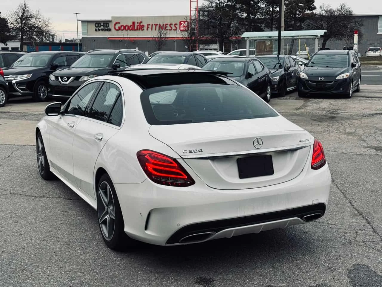 Mercedes-Benz C 300 CARFAX, снимка 3 - Автомобили и джипове - 54550828
