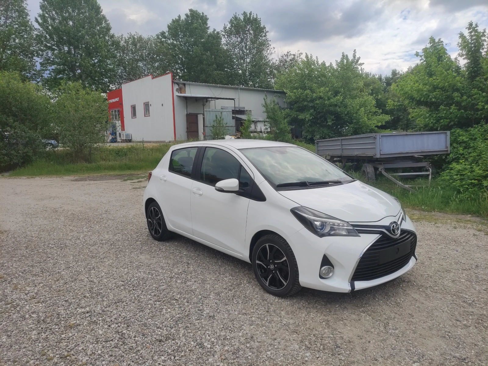 Toyota Yaris 1.3 отличен фул екстри евро 6