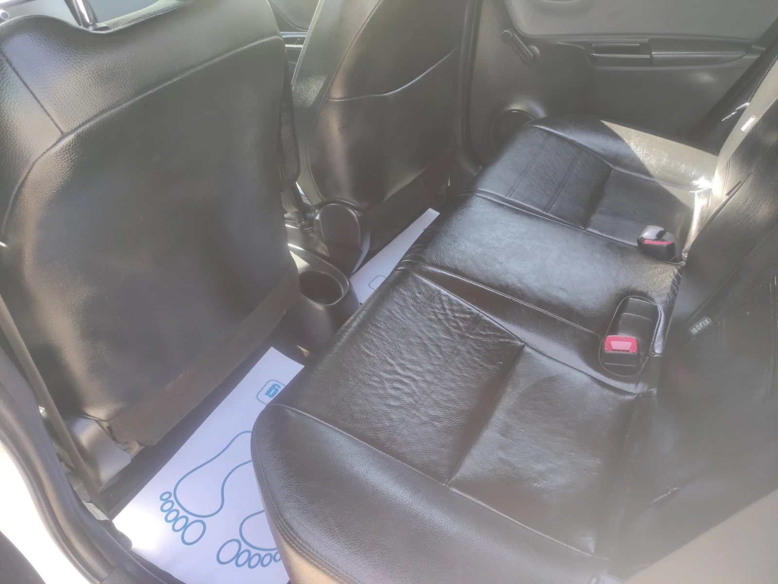 Toyota Yaris 1.3 отличен фул екстри евро 6, снимка 11 - Автомобили и джипове - 54673613