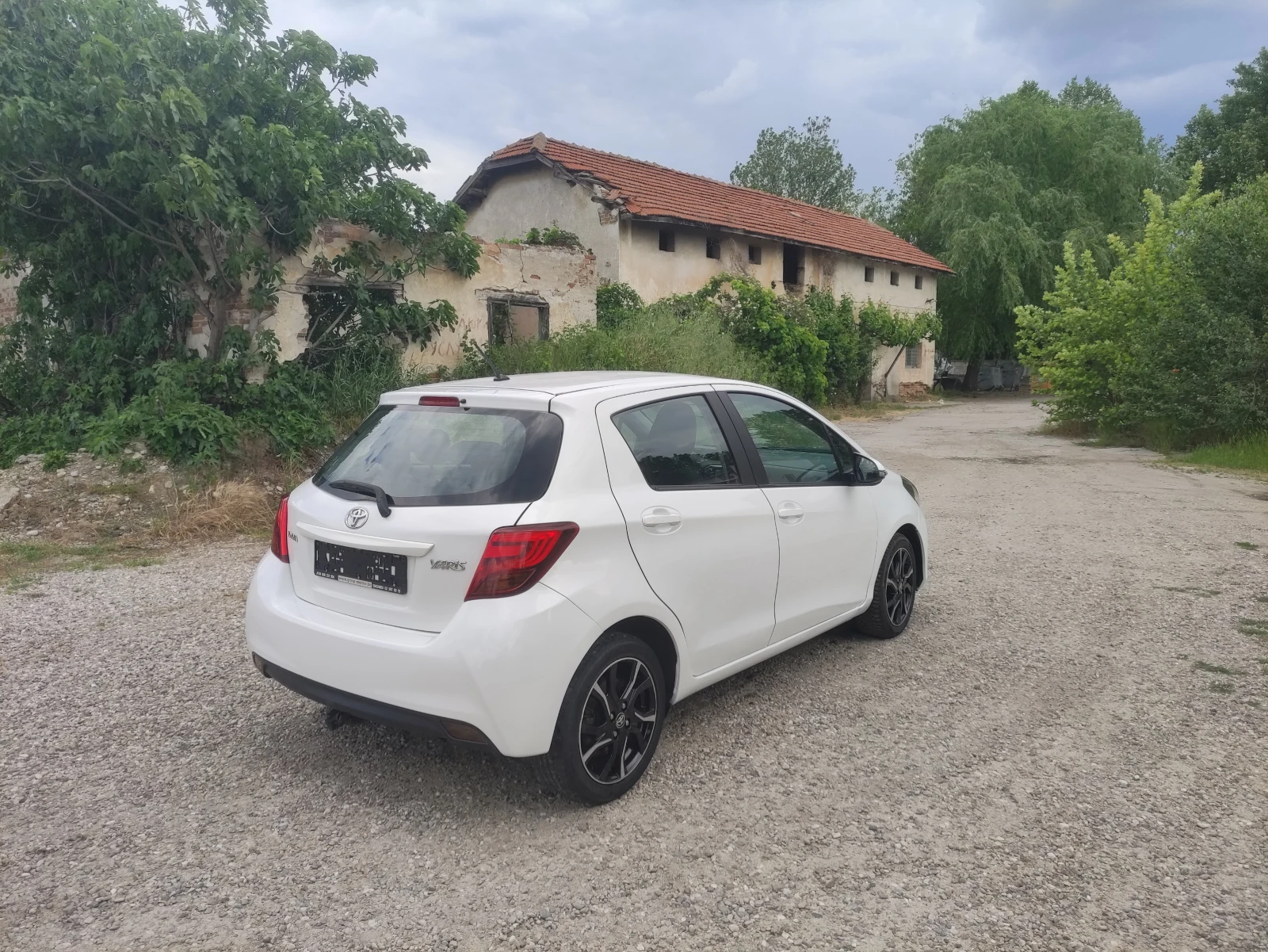 Toyota Yaris 1.3 отличен фул екстри евро 6, снимка 5 - Автомобили и джипове - 54673613