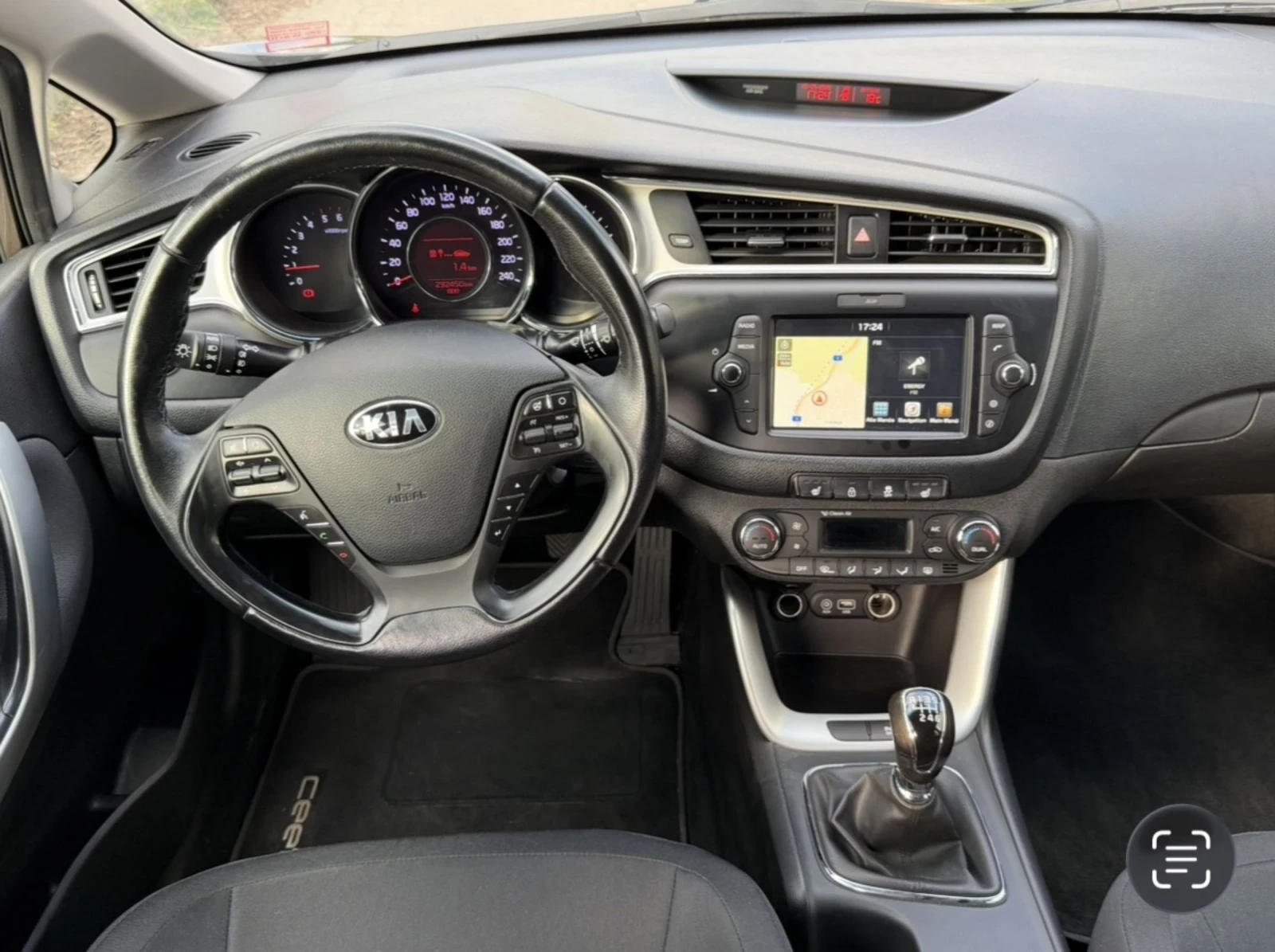Kia Ceed 1.6CRDI-136к.с-NAVI-ПЪЛНА СЕРВИЗНА ИСТОРИЯ В KIA, снимка 8 - Автомобили и джипове - 55247272