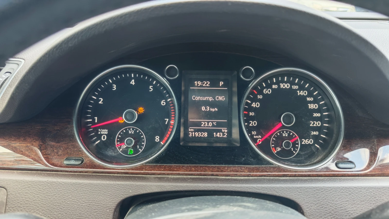 VW Passat 1.4 TSI EcoFuel CNG, снимка 14 - Автомобили и джипове - 54963236