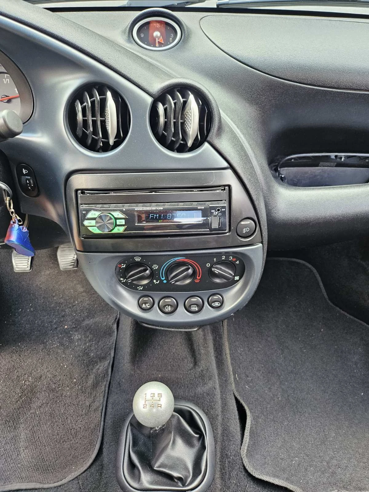 Ford Ka STREET KA 1.6, снимка 13 - Автомобили и джипове - 55030928