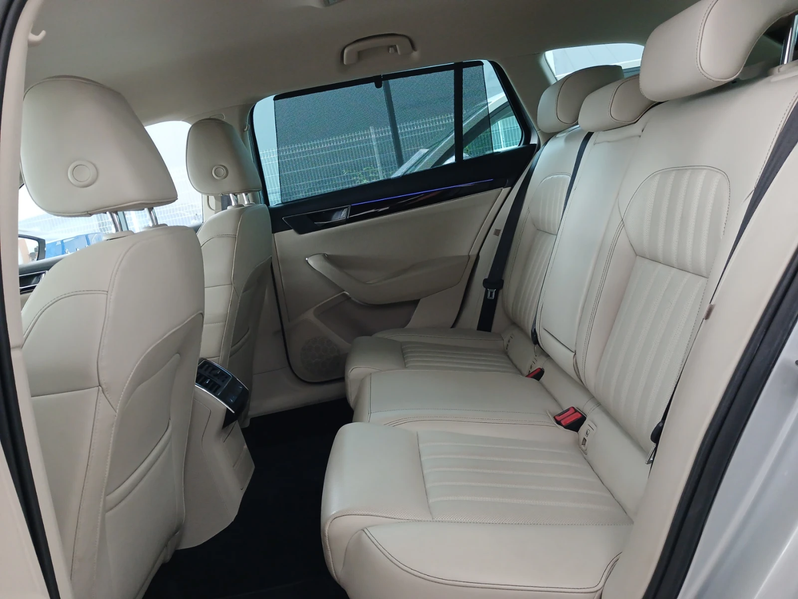 Skoda Superb L&K/200 к.с./7DSG/4x4, снимка 7 - Автомобили и джипове - 55089915