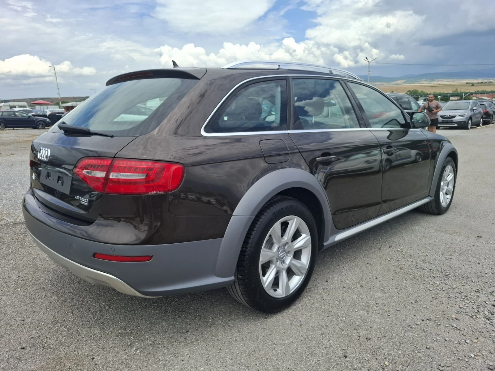 Audi A4 Allroad 2, 0TDI-177ps-Distronik, Avtomat, Navi, снимка 5 - Автомобили и джипове - 55133192