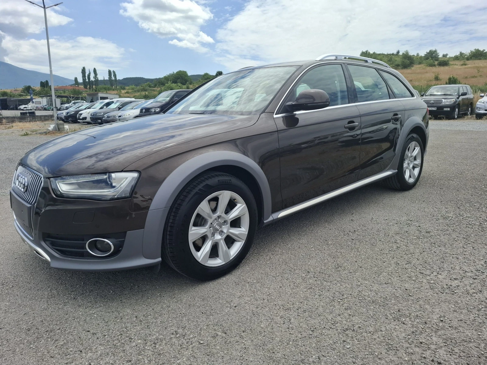 Audi A4 Allroad 2, 0TDI-177ps-Distronik, Avtomat, Navi, снимка 3 - Автомобили и джипове - 55133192