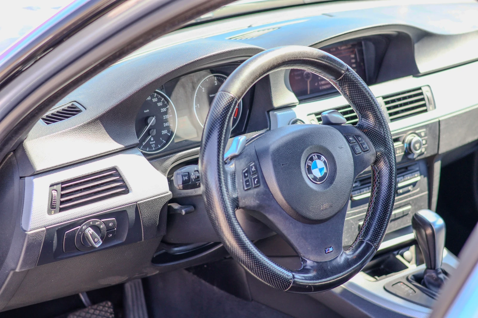 BMW 330, снимка 9 - Автомобили и джипове - 55713638