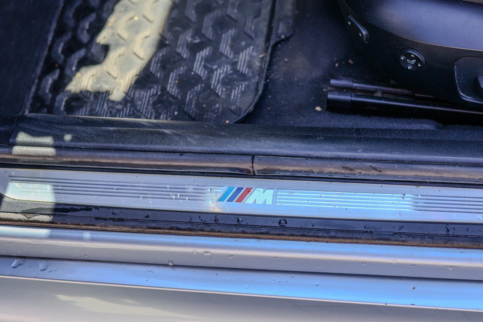 BMW 330, снимка 12 - Автомобили и джипове - 55713638