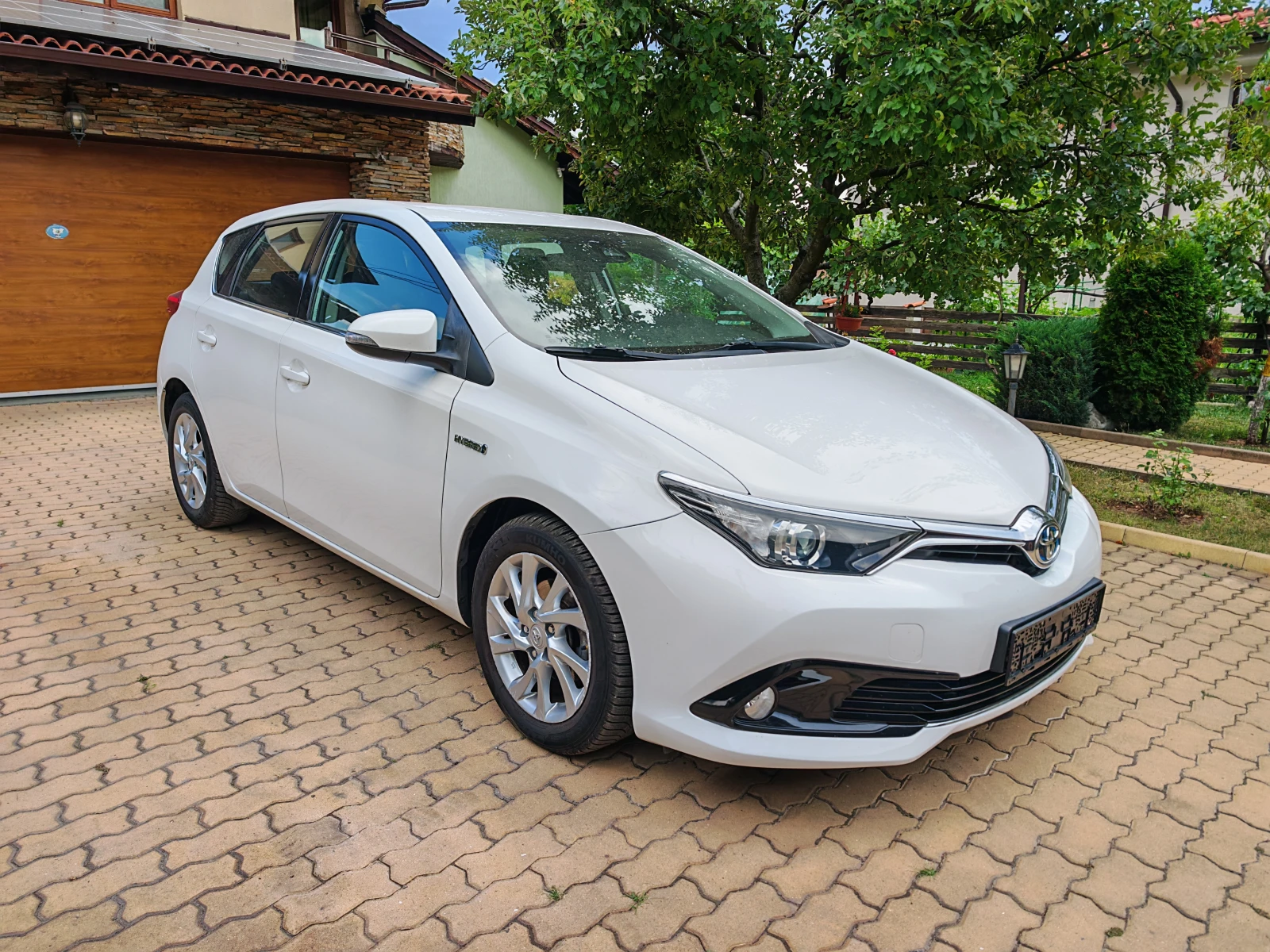 Toyota Auris 1.8HYBRID-100кс- FACELIFT- Камера, снимка 3 - Автомобили и джипове - 55830039