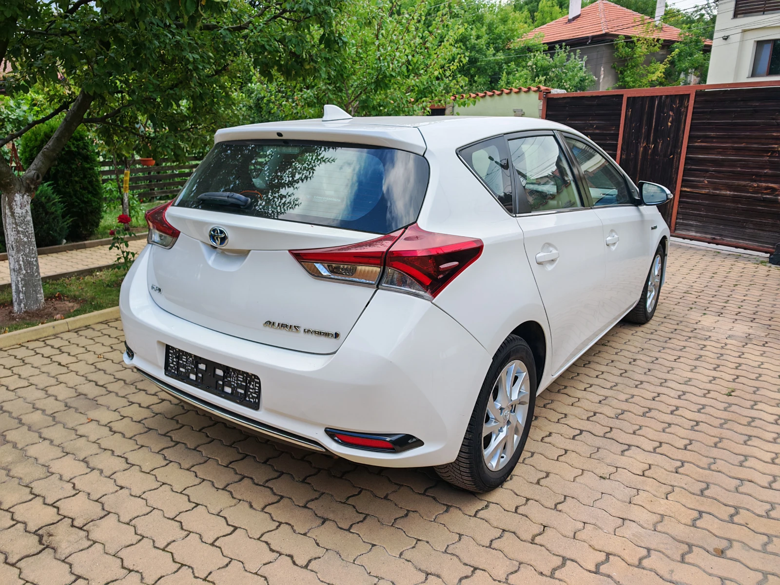 Toyota Auris 1.8HYBRID-100кс- FACELIFT- Камера, снимка 4 - Автомобили и джипове - 55830039