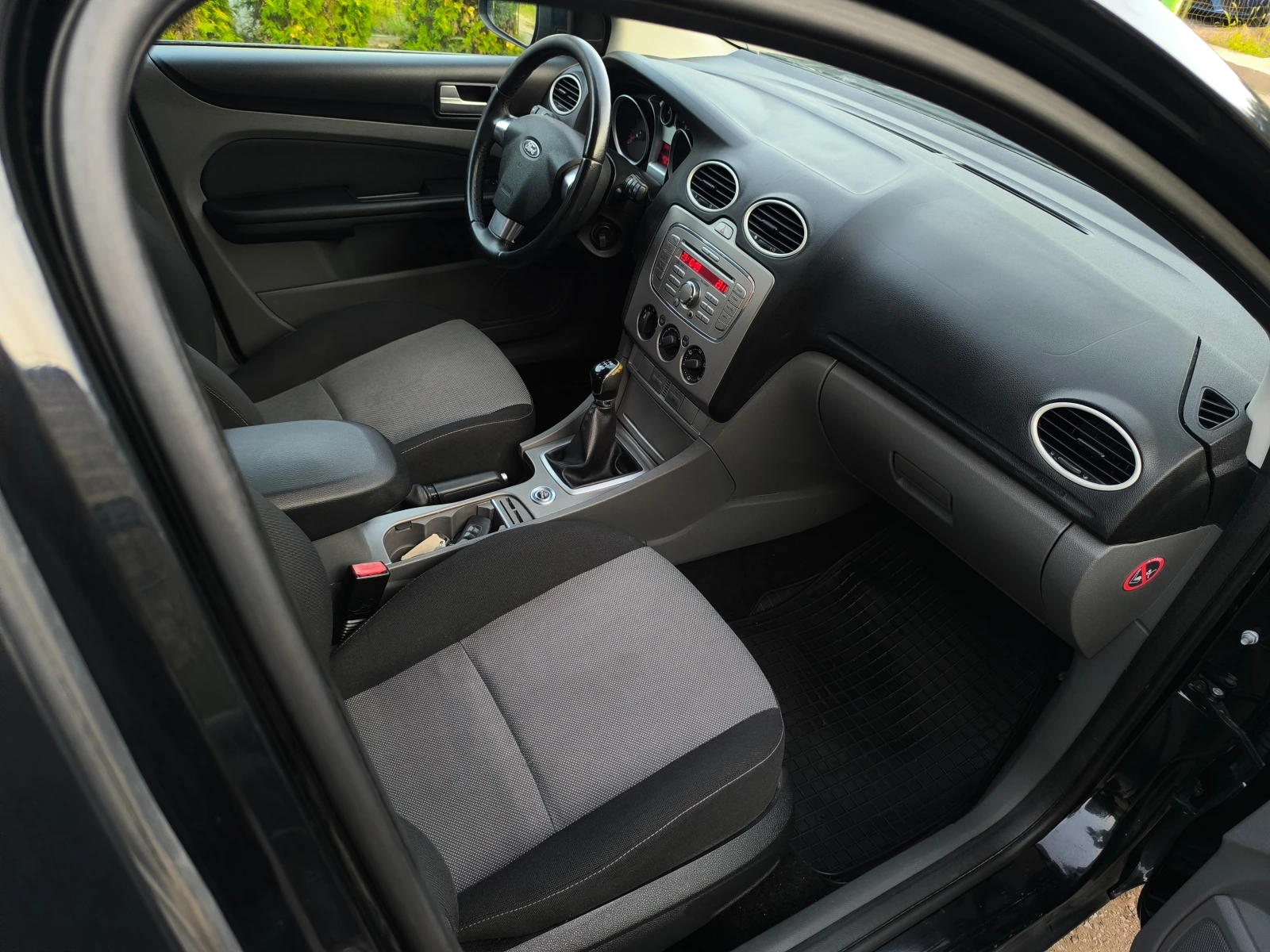 Ford Focus FACE LIFT-1.6i-101кс-КЛИМАТИК-EURO 5 !!!, снимка 14 - Автомобили и джипове - 55894872