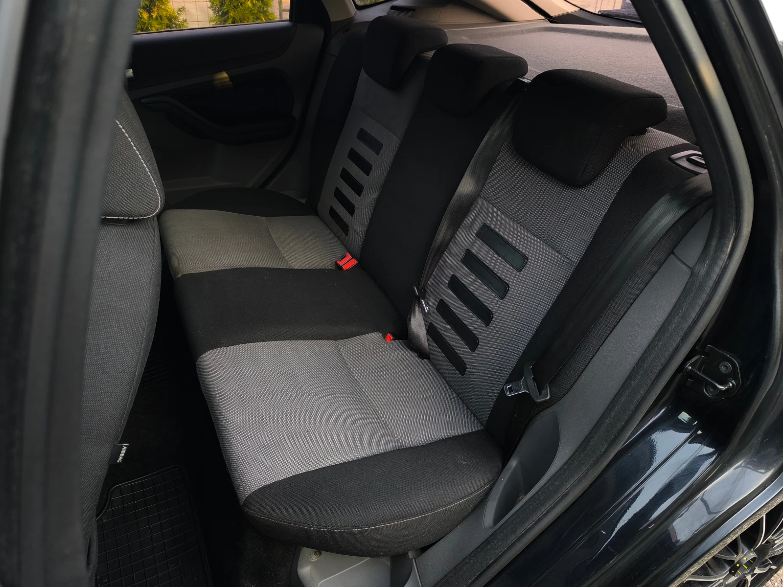 Ford Focus FACE LIFT-1.6i-101кс-КЛИМАТИК-EURO 5 !!!, снимка 12 - Автомобили и джипове - 55894872