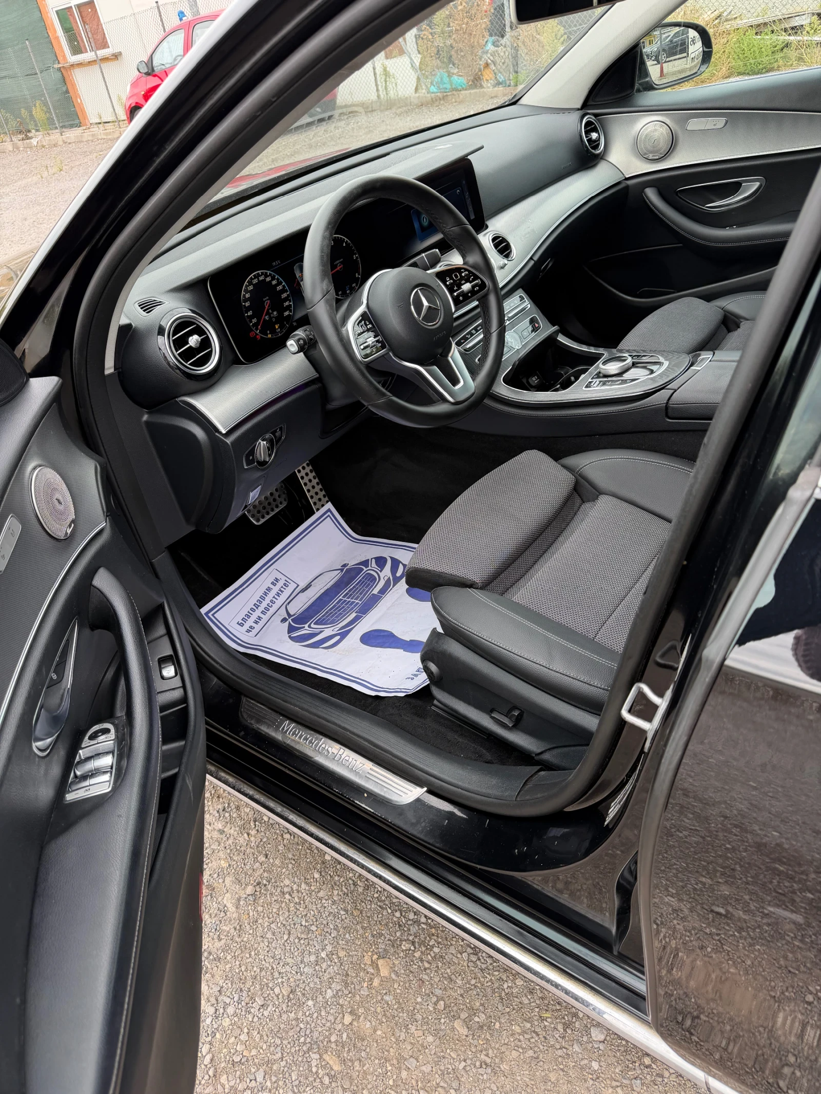 Mercedes-Benz E 220, снимка 7 - Автомобили и джипове - 55896995