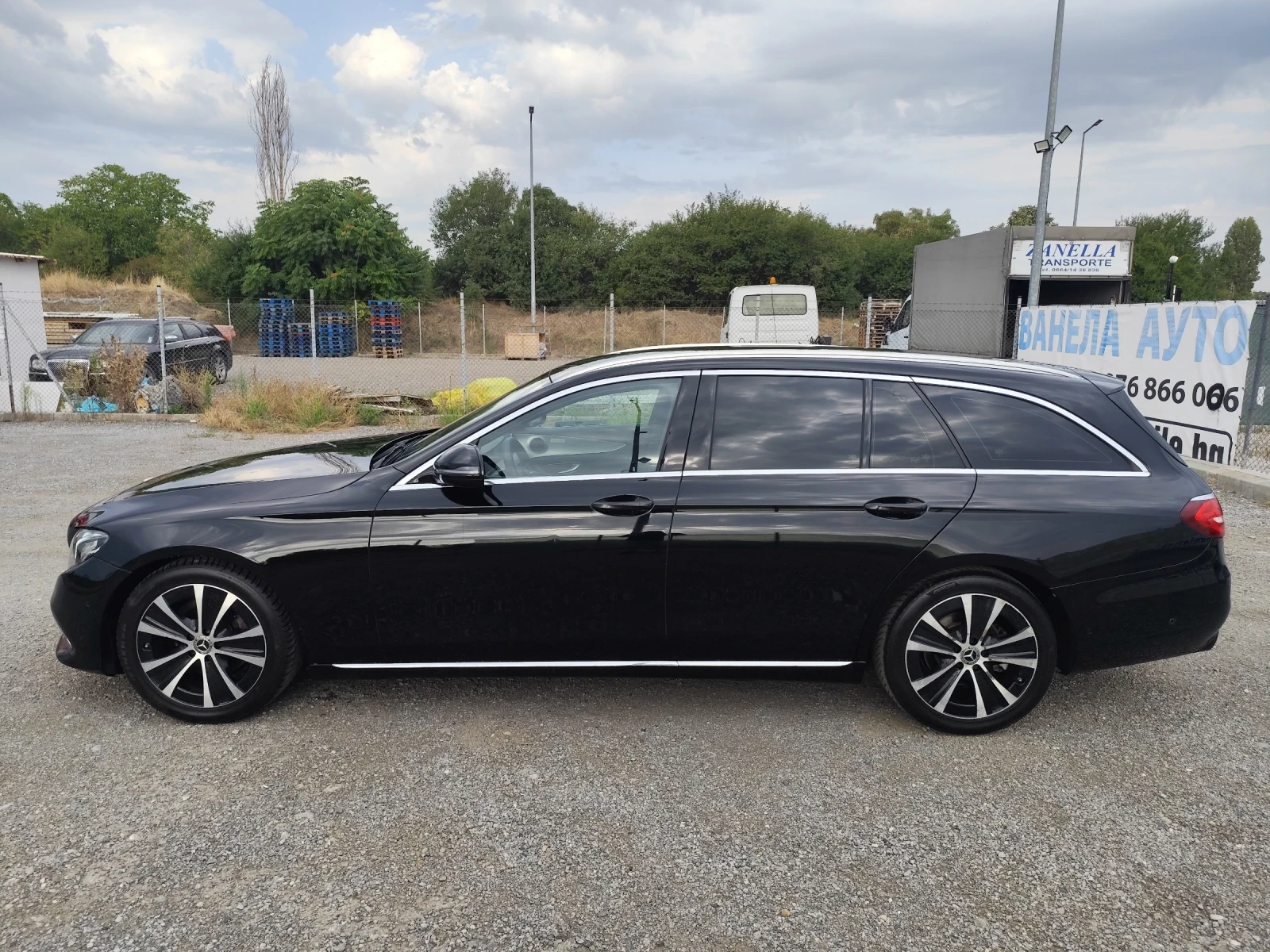 Mercedes-Benz E 220, снимка 2 - Автомобили и джипове - 55896995
