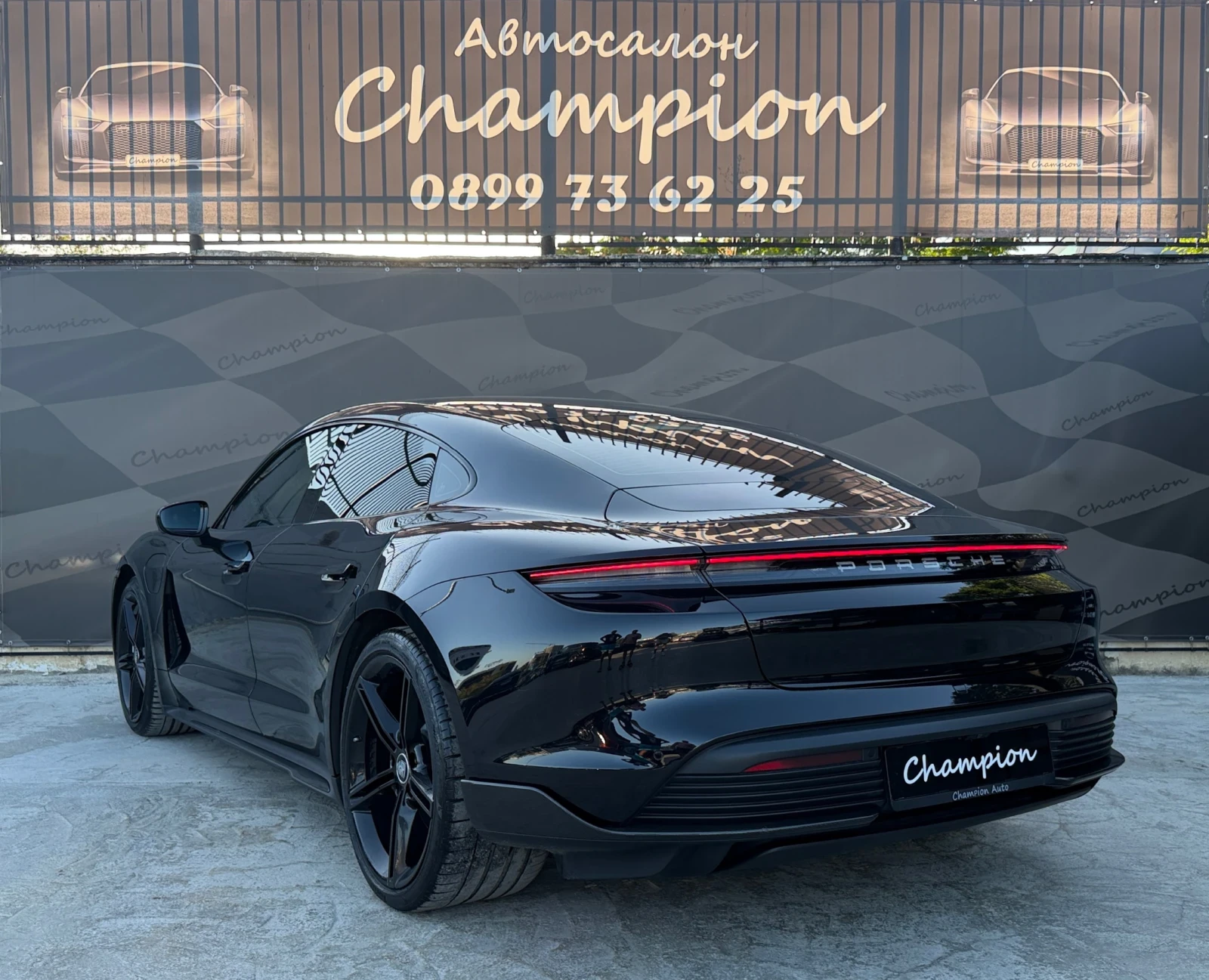 Porsche Taycan 4S, снимка 4 - Автомобили и джипове - 55941626